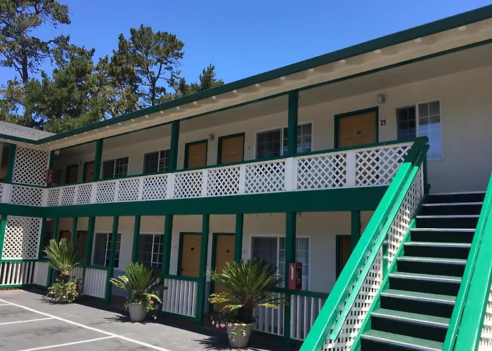 Monterey Pines Inn